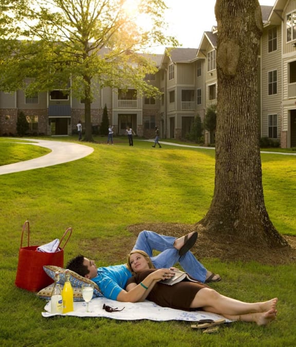 Walton Village Apartment and Community Amenities